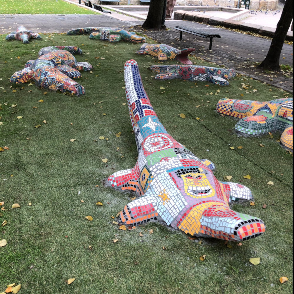 Offentlige skulpturer i lekeplass i mosaikk og jernsement av Evangelisti i Urtehagen, Grønland, Oslo.

Public sculptures in a playground in mosaic and ferrocement by Evangelisti in Urtehagen, Grønland, Oslo.