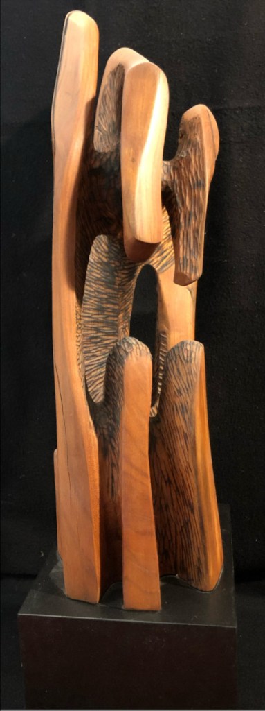 wood sculpture "hånd" by Evangelisti