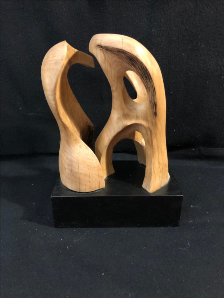 wood sculpture "Labrum" by Evangelisti